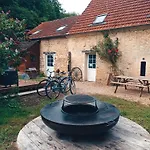 Chez Tombivouac بيرّفوندس